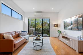 Modern 2-Bed Home in Brunswick with Courtyard
